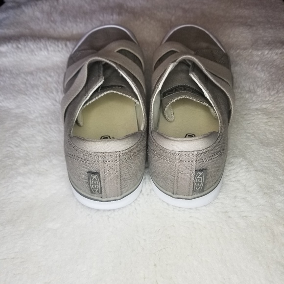 Keen Slip On Sneakers 8.5 - Picture 2 of 4